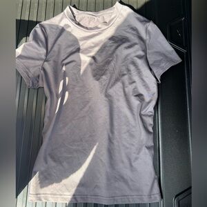 cute fitted gray top!